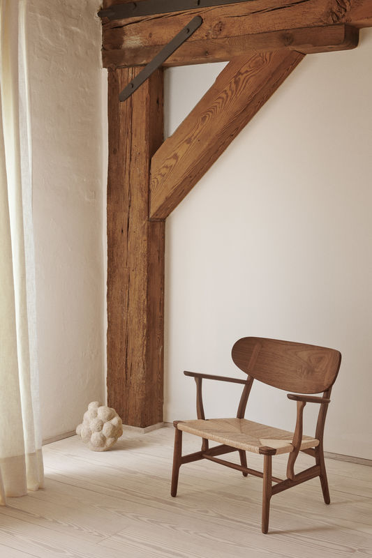 CH22 Lounge Chair - Image 2