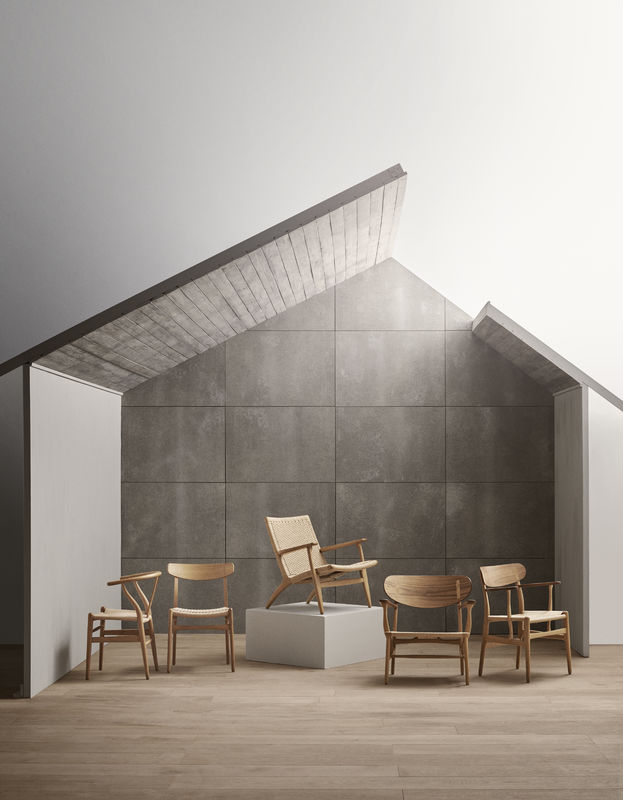 CH22 Lounge Chair - Image 3